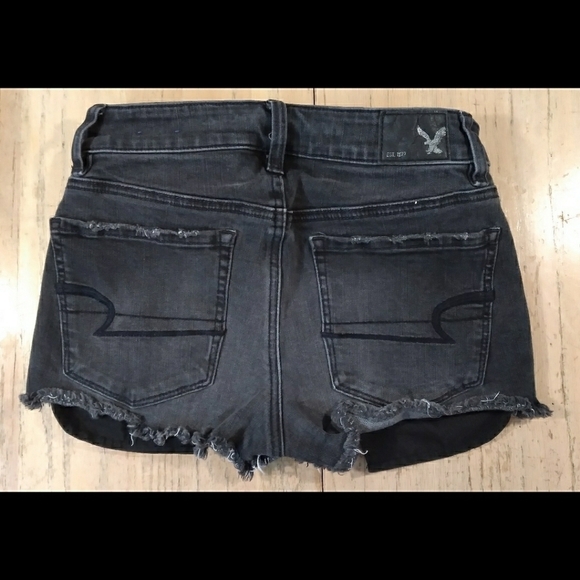 American Eagle distressed denim jean shorts - Picture 2 of 9